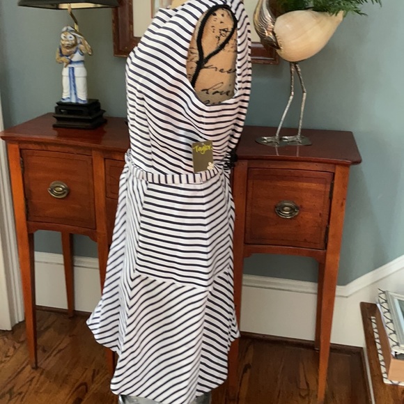 NWT Taylor Navy Striped Fit & Flare Dress Size 14 - Picture 3 of 16